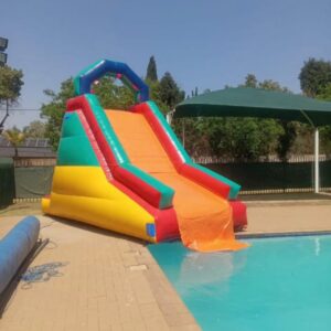 Mini Giant pool slide